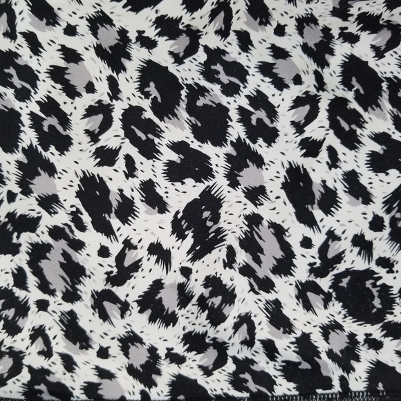 ZYIA Snow Leopard Pocket Brilliant Hi-Rise 7/8 24" Leggings Size: 12 NWOT - Picture 8 of 12